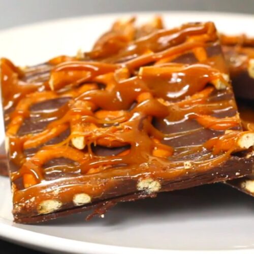 salted chocolate and caramel pretzel bars recipe 04