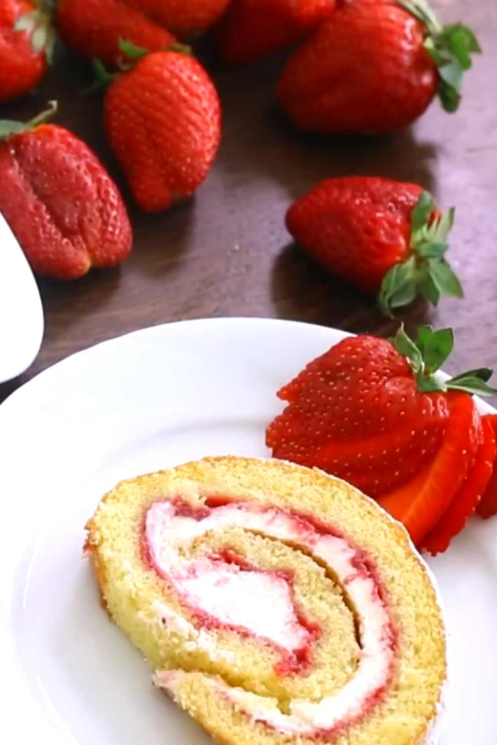 strawberry shortcake cheesecake rolls recipe 04